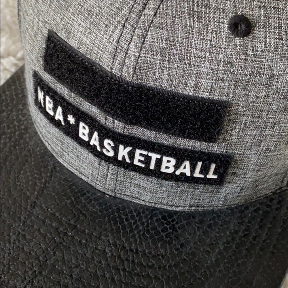SOLD🌟NBA Warriors Cap - Picture 5 of 5